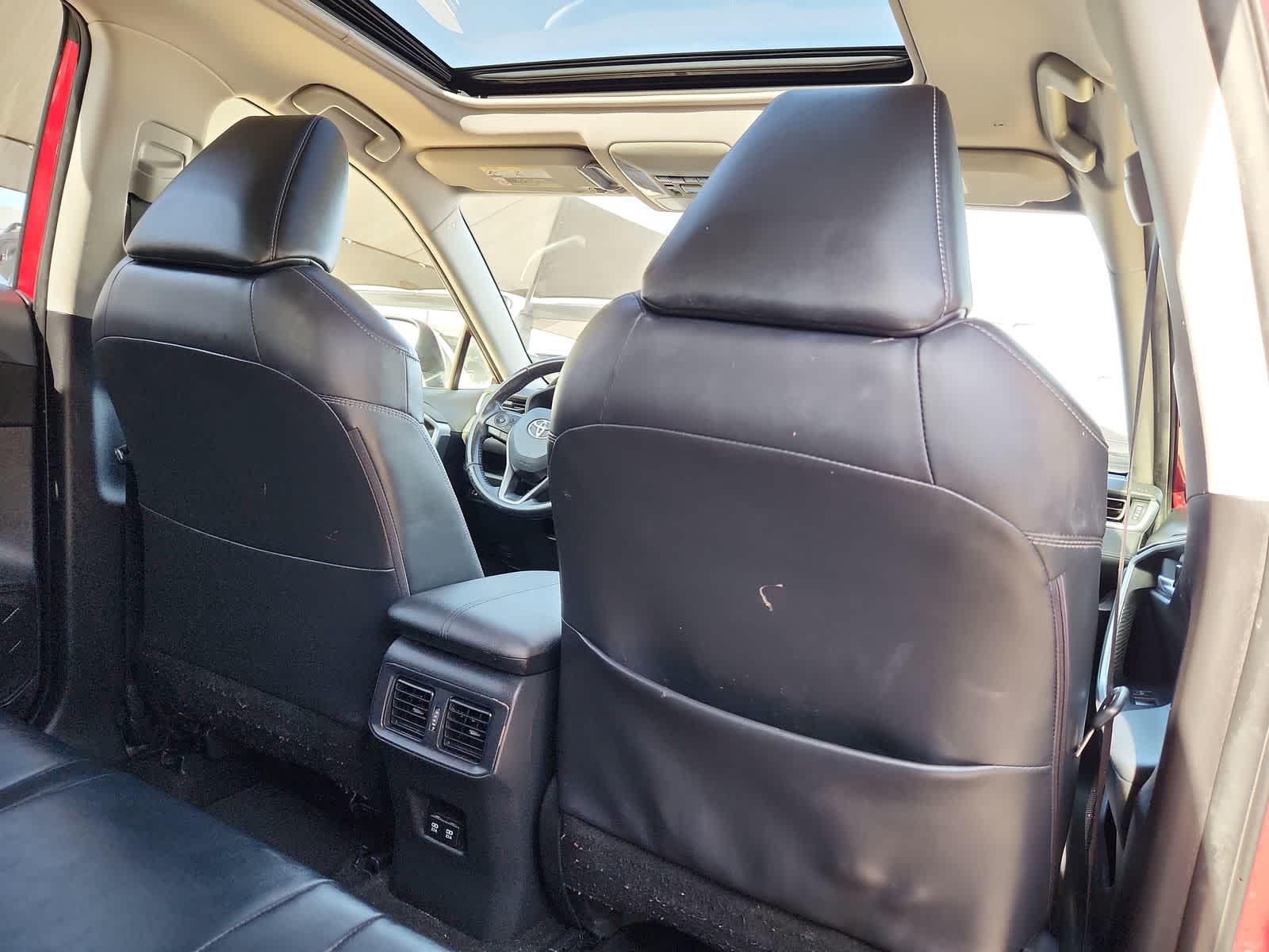 Thumbnail: 2020 Toyota RAV4 - 16