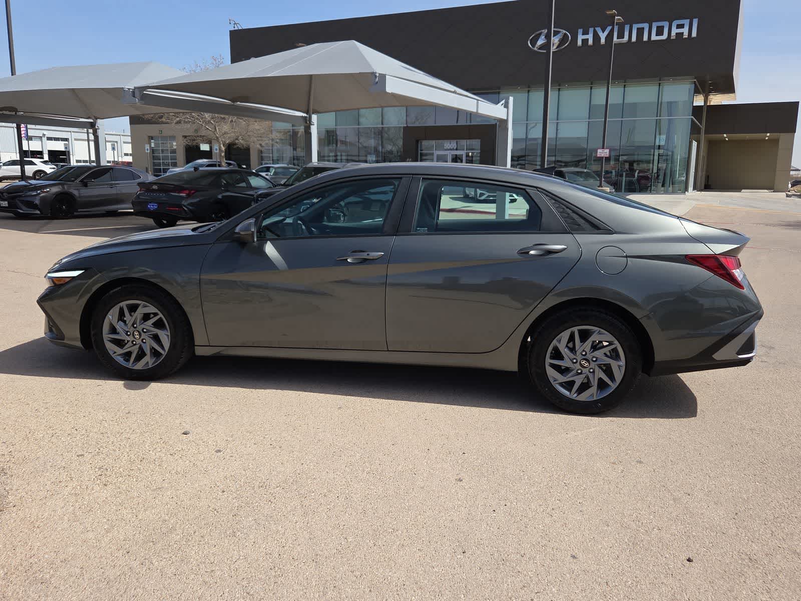 Thumbnail: 2024 Hyundai Elantra - 5