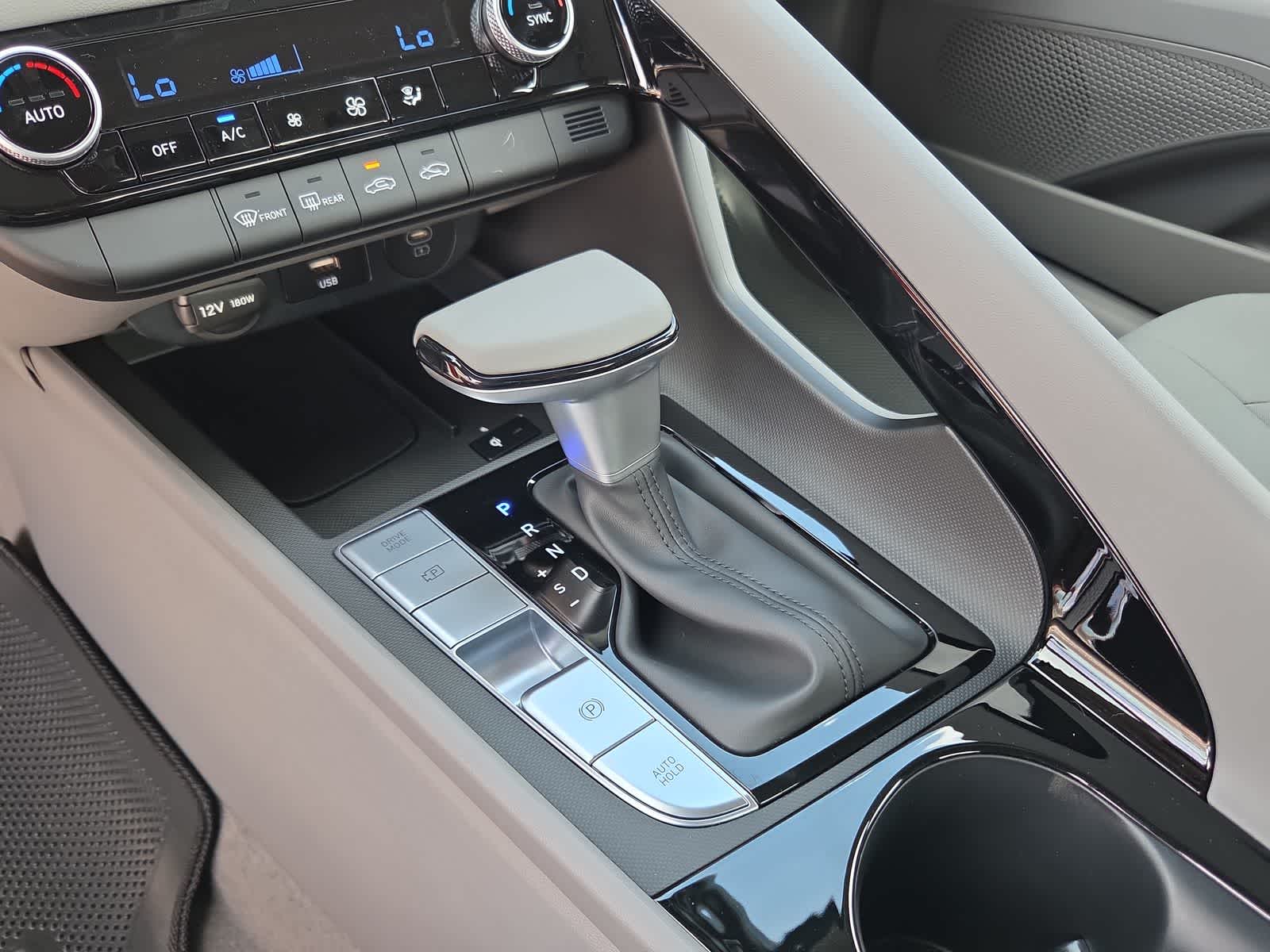 Thumbnail: 2025 Hyundai Elantra - 25