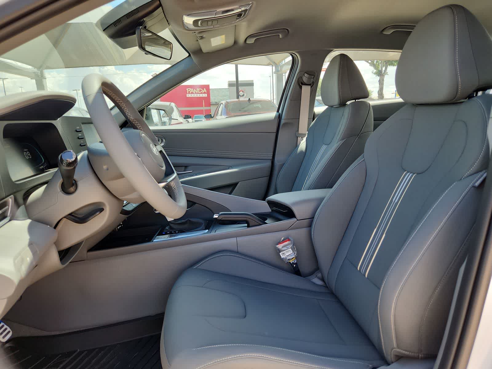 Thumbnail: 2025 Hyundai Elantra - 15