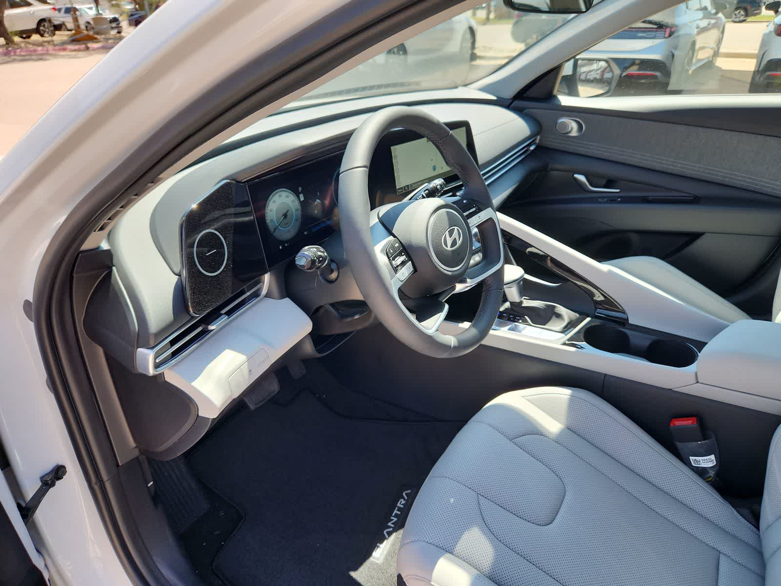 Thumbnail: 2025 Hyundai Elantra - 10