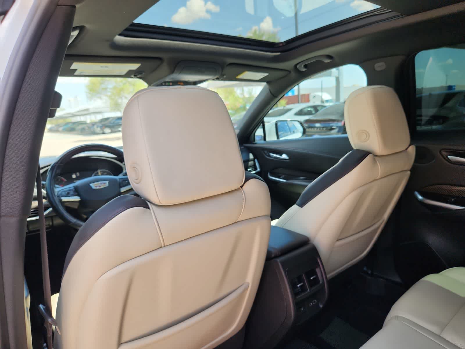 Thumbnail: 2021 Cadillac XT4 - 16