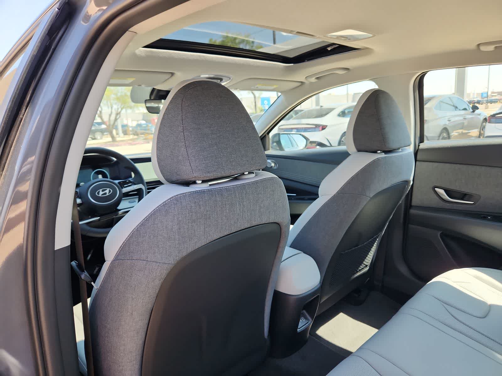 Thumbnail: 2025 Hyundai Elantra - 16