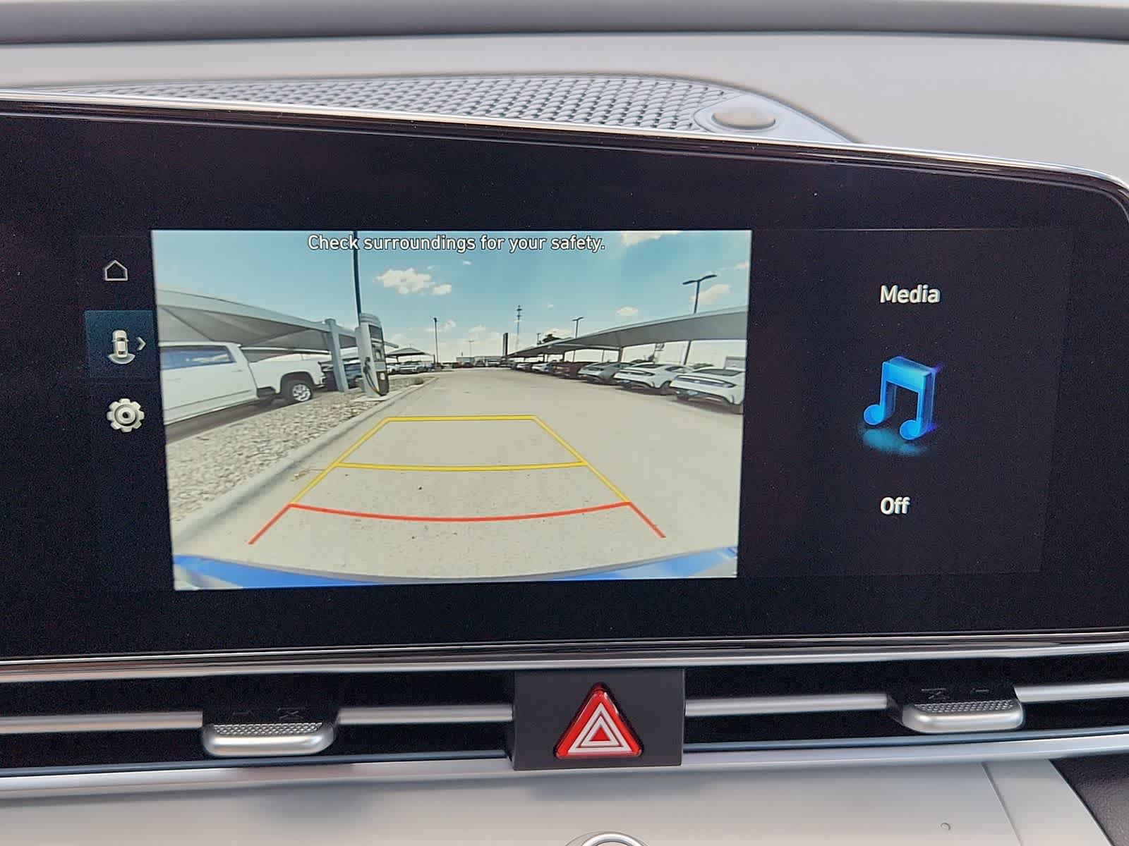 Thumbnail: 2025 Hyundai Elantra - 25