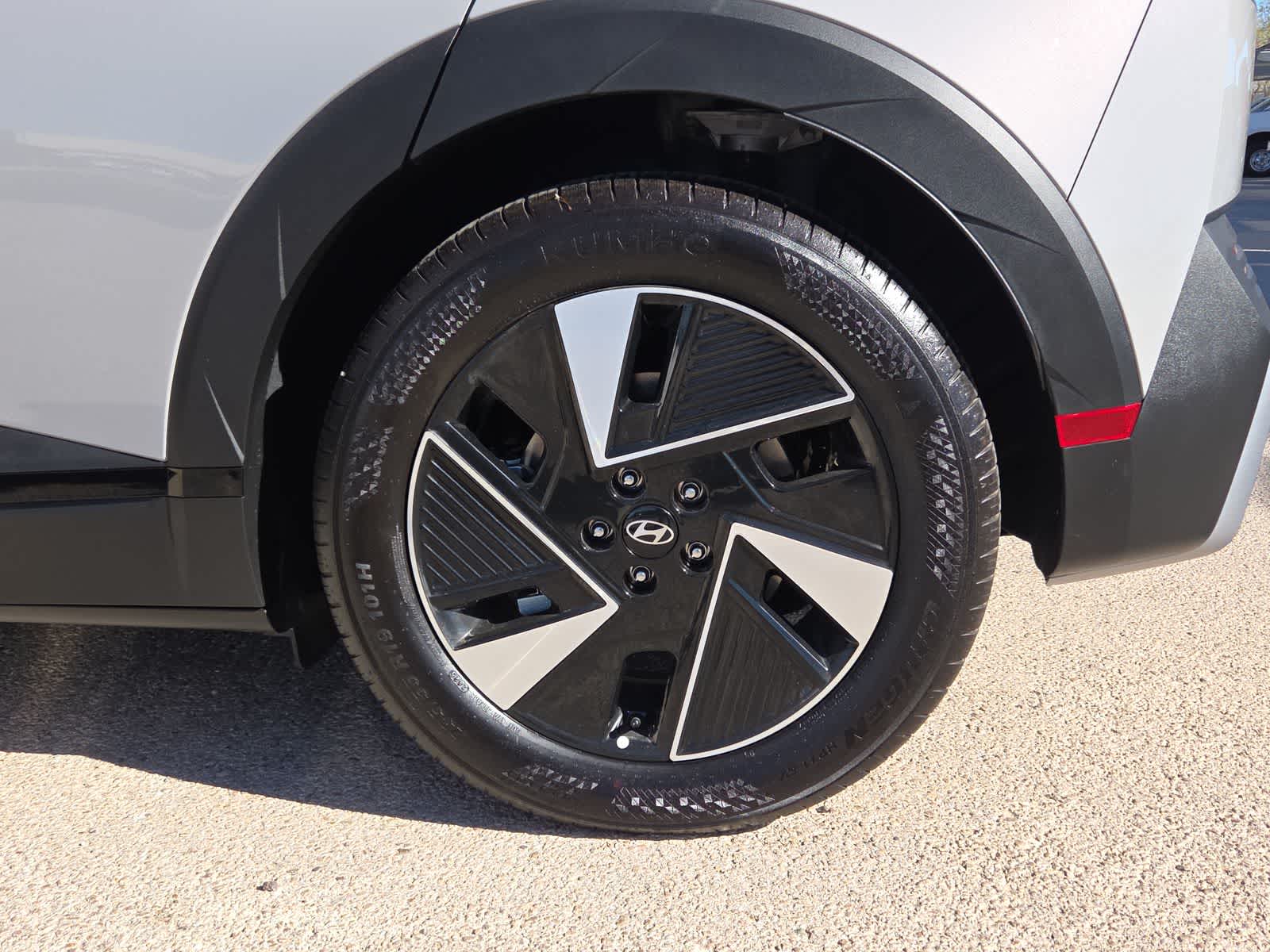 Thumbnail: 2026 Hyundai Ioniq 5 - 16