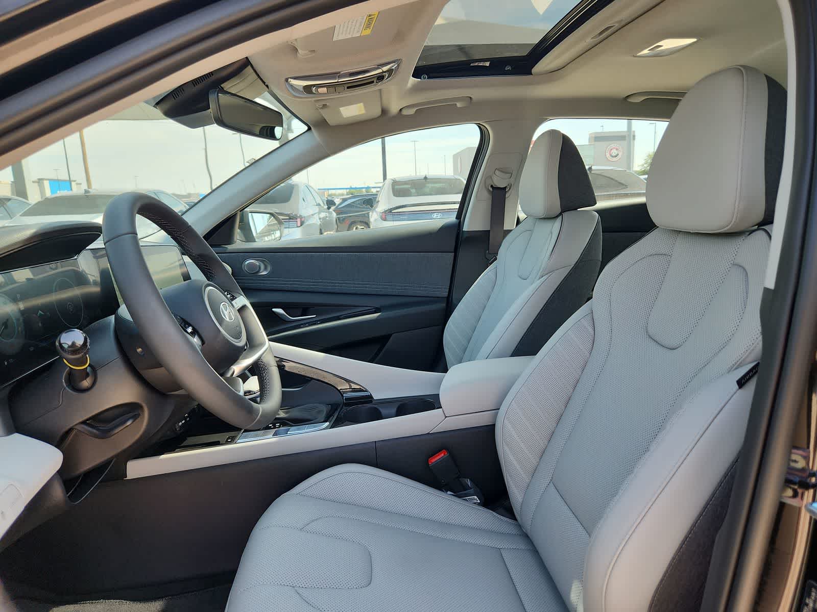 Thumbnail: 2025 Hyundai Elantra - 15