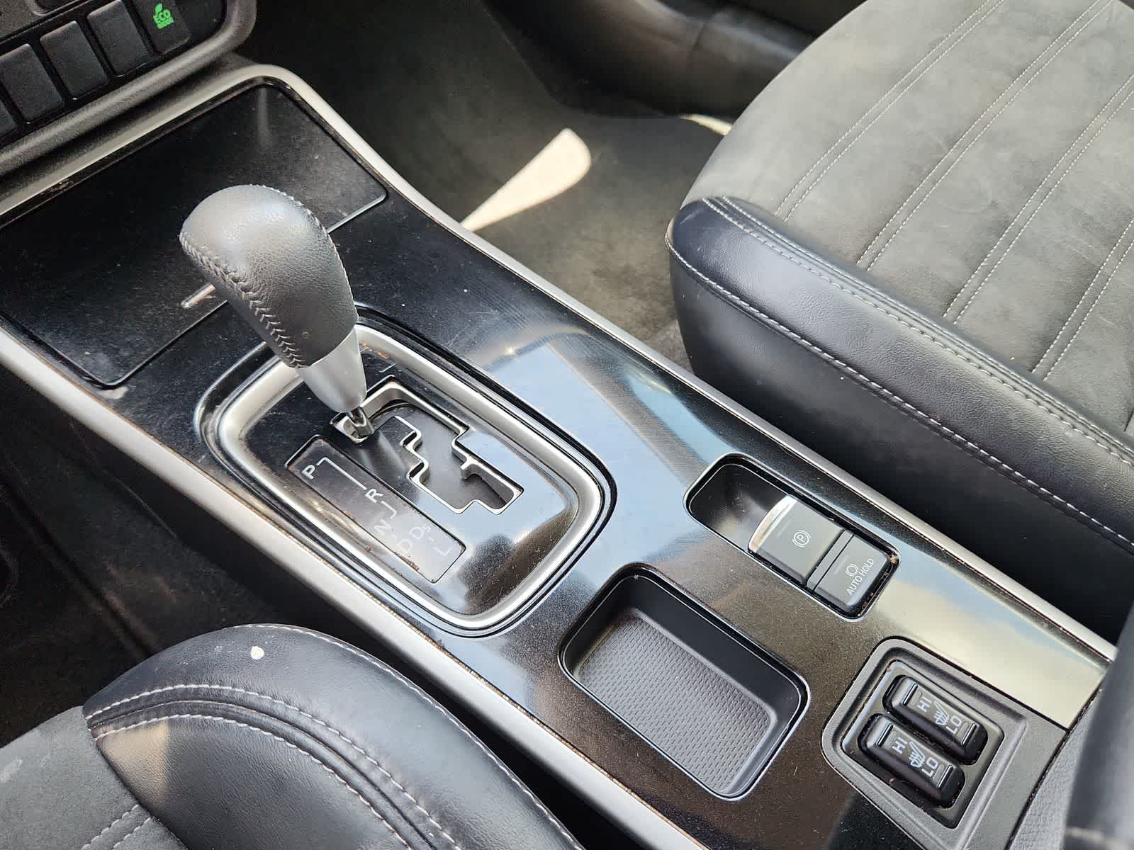 2020 Mitsubishi Outlander SE 21