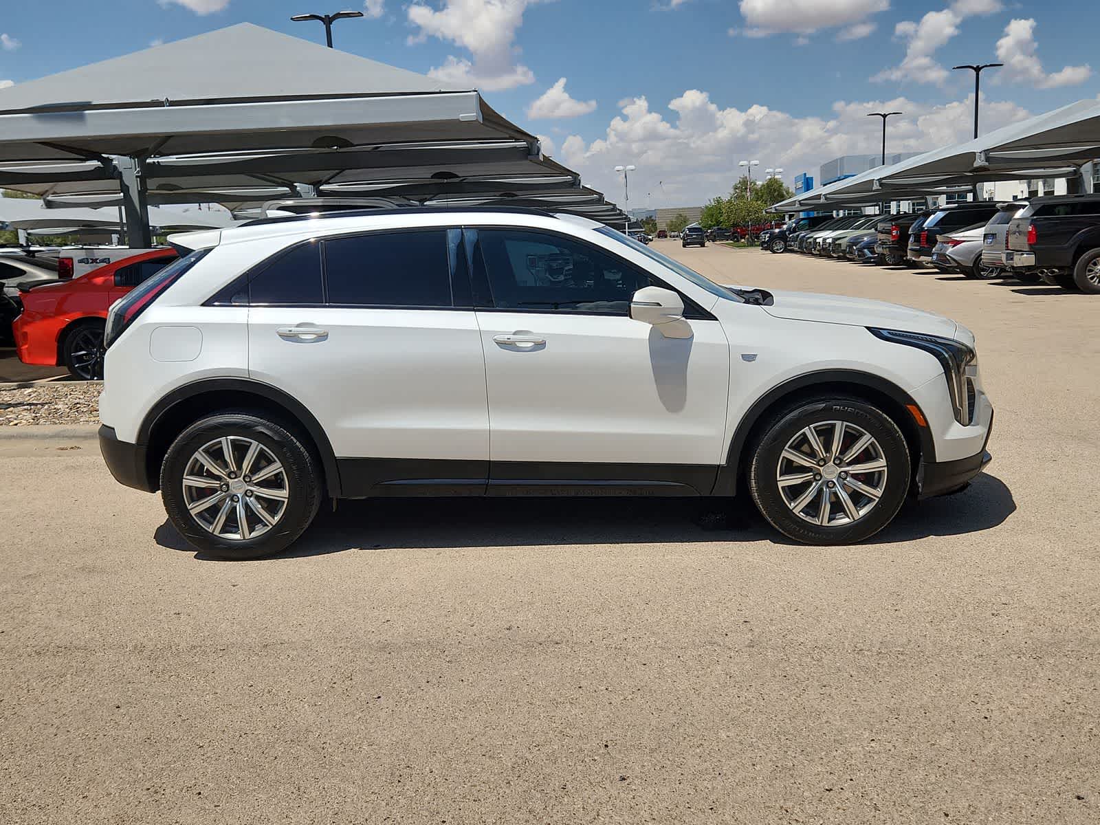 Thumbnail: 2021 Cadillac XT4 - 9