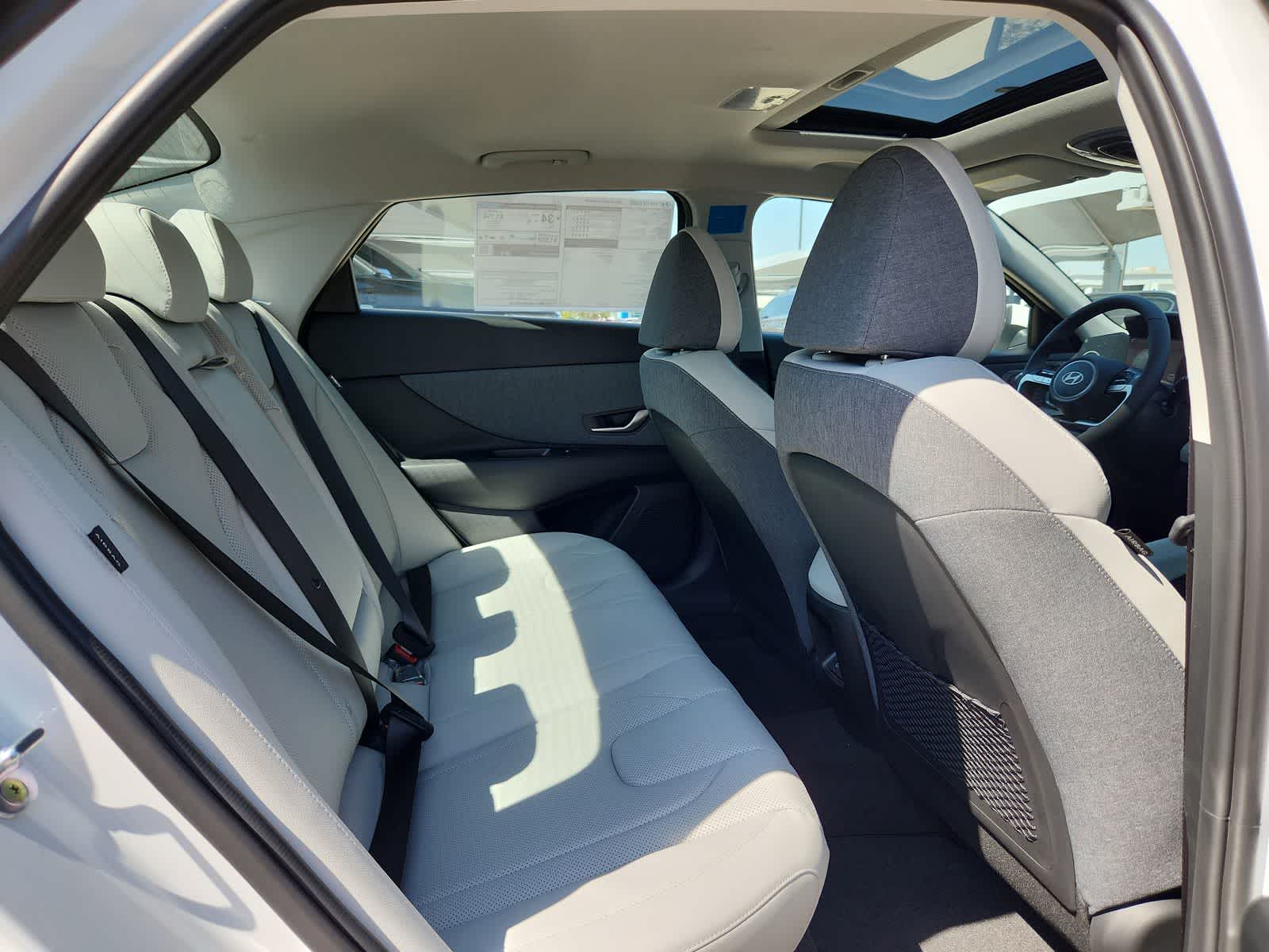 Thumbnail: 2025 Hyundai Elantra - 17