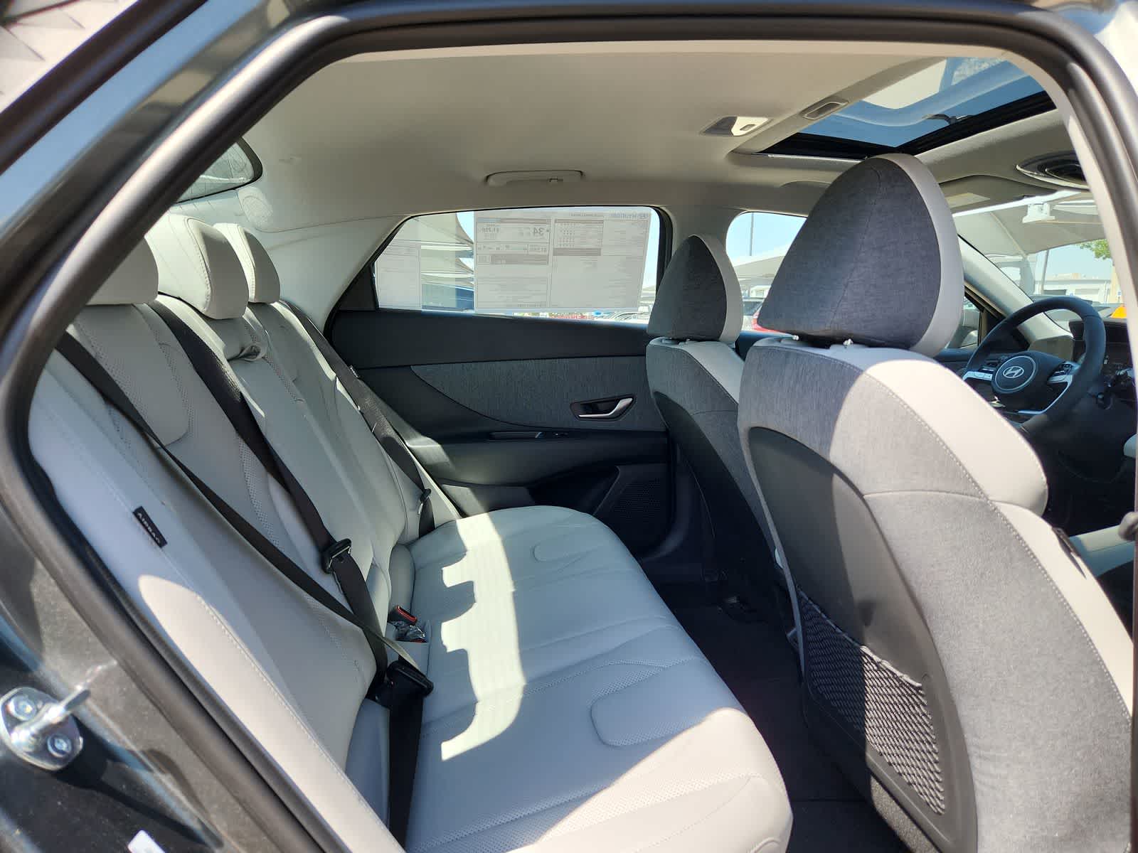 Thumbnail: 2025 Hyundai Elantra - 17