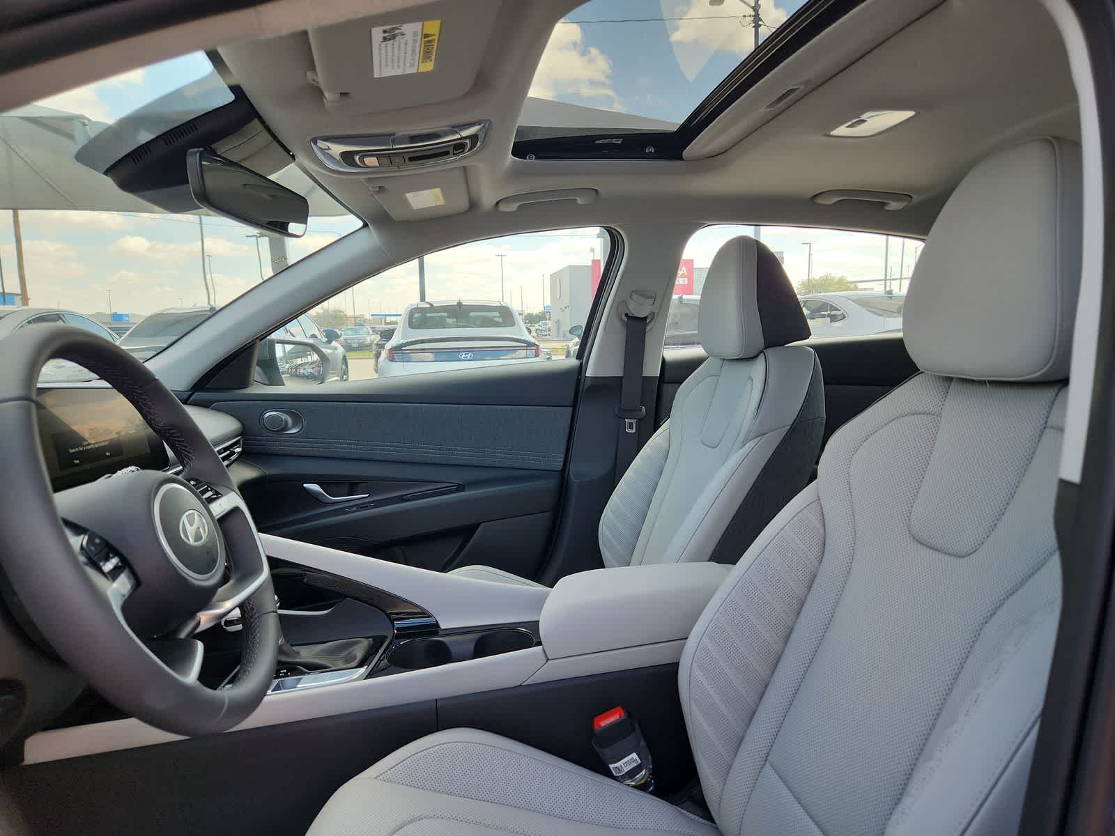 Thumbnail: 2025 Hyundai Elantra - 15