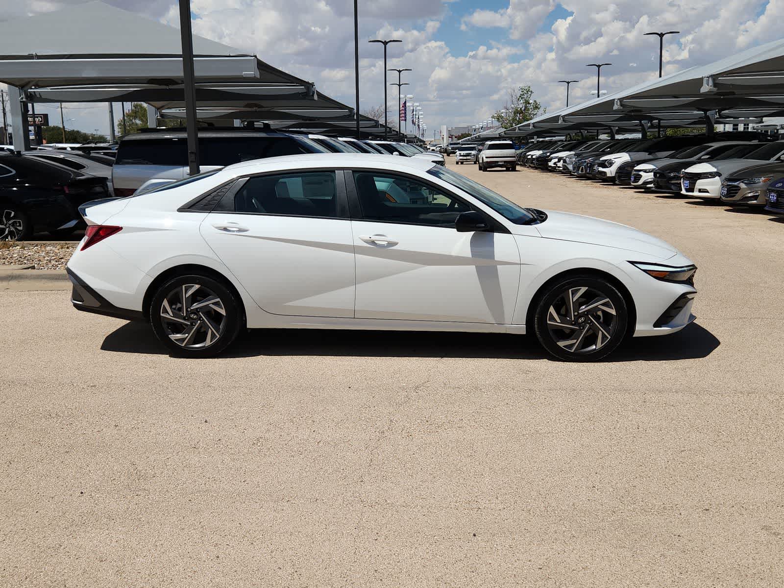 Thumbnail: 2025 Hyundai Elantra - 9