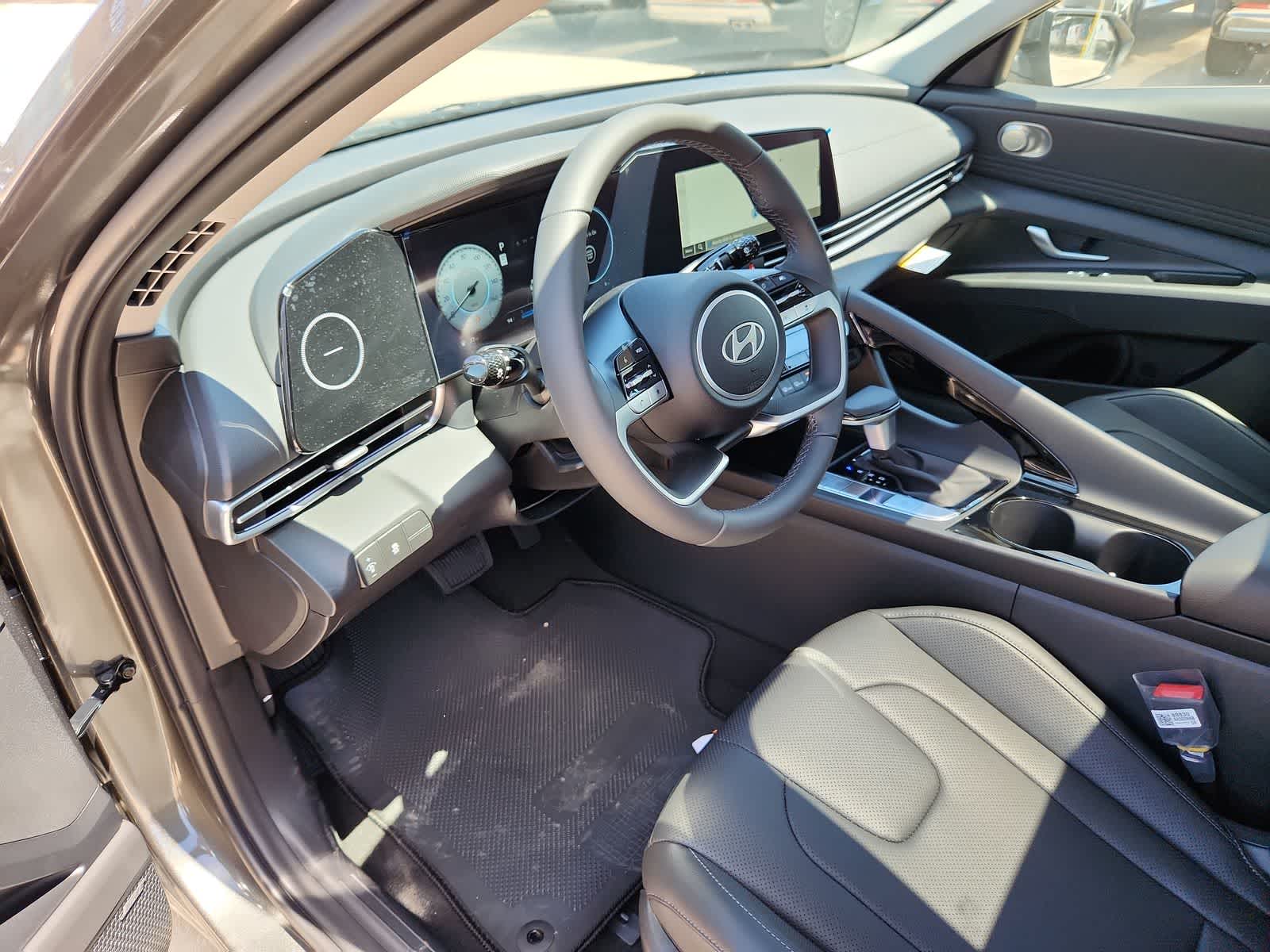 Thumbnail: 2025 Hyundai Elantra - 10