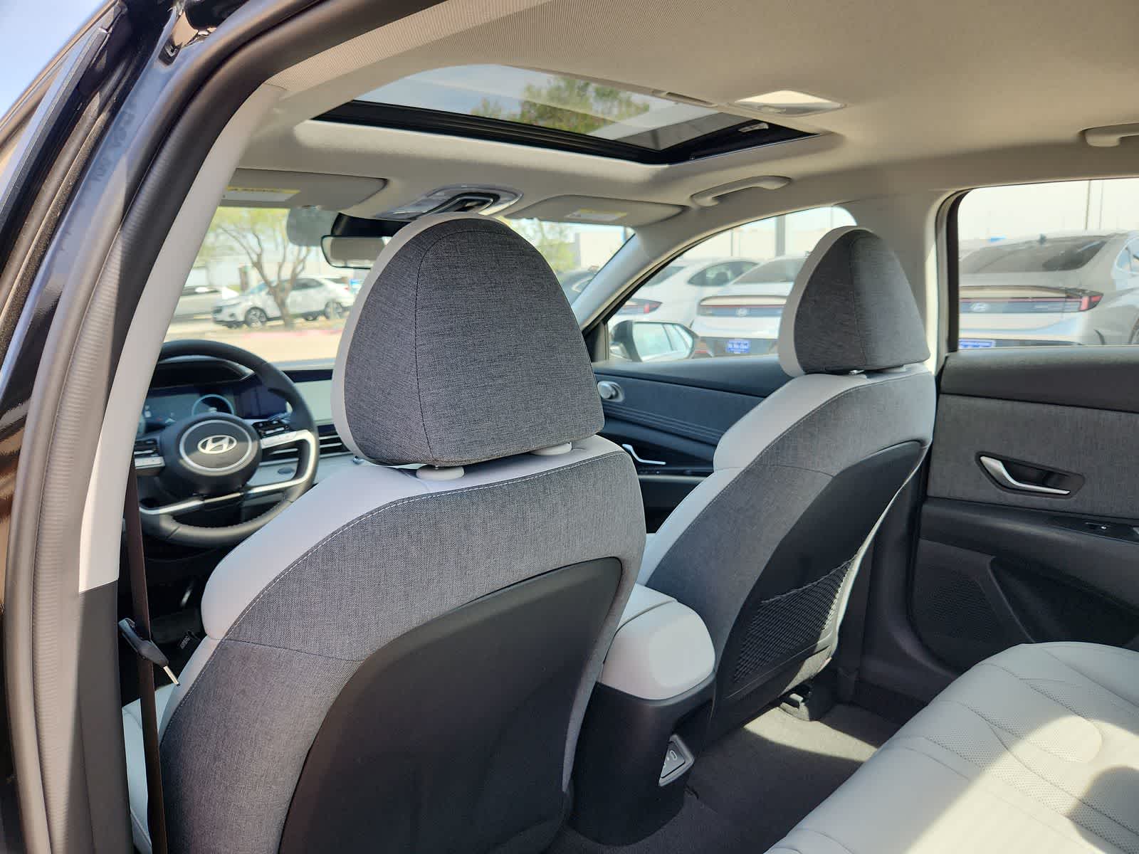 Thumbnail: 2025 Hyundai Elantra - 16