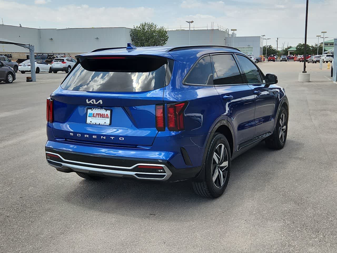 Thumbnail: 2022 Kia Sorento - 8