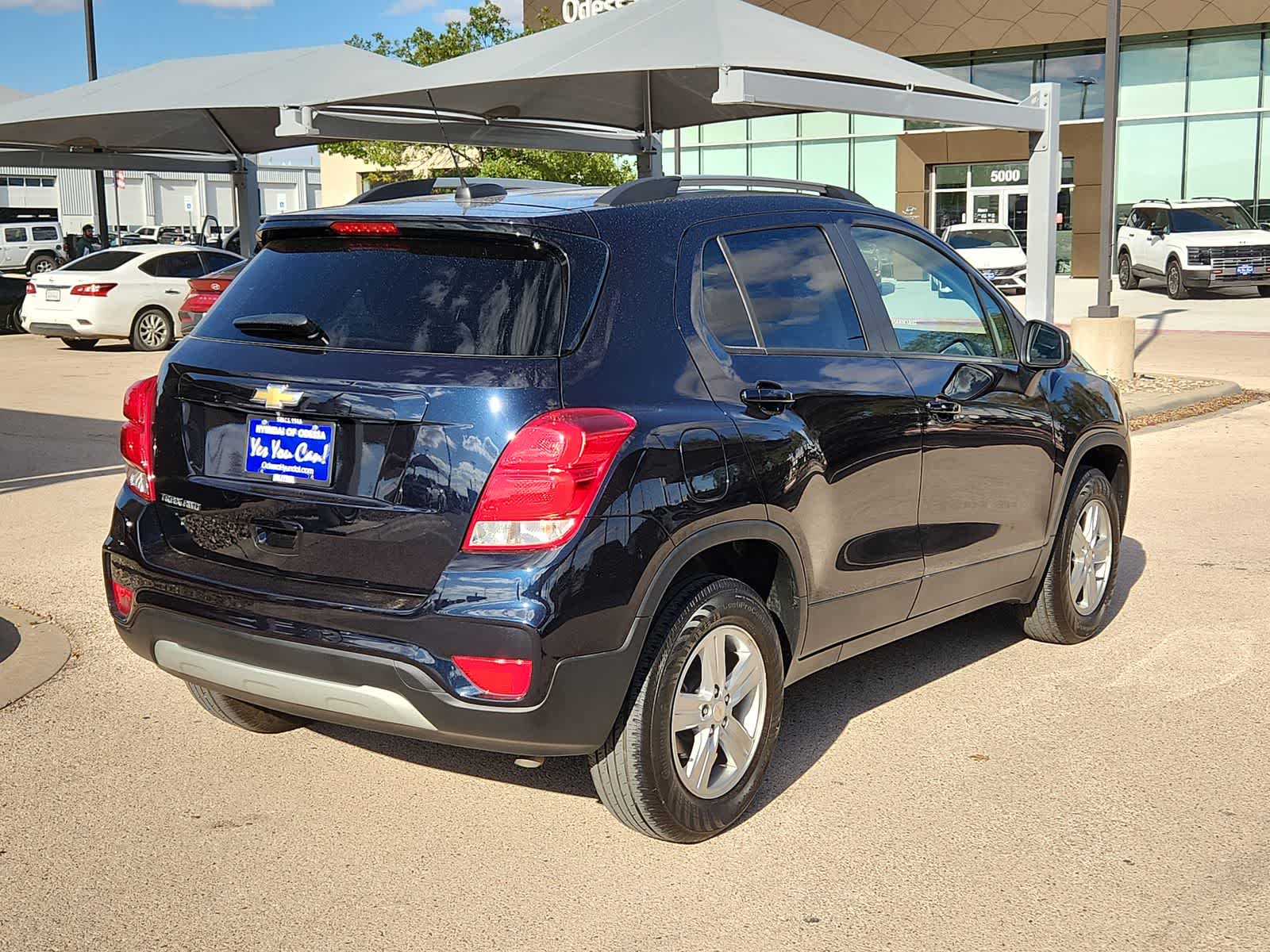 Thumbnail: 2022 Chevrolet Trax - 8