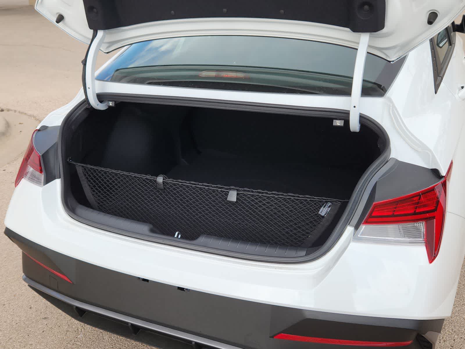 Thumbnail: 2025 Hyundai Elantra - 27