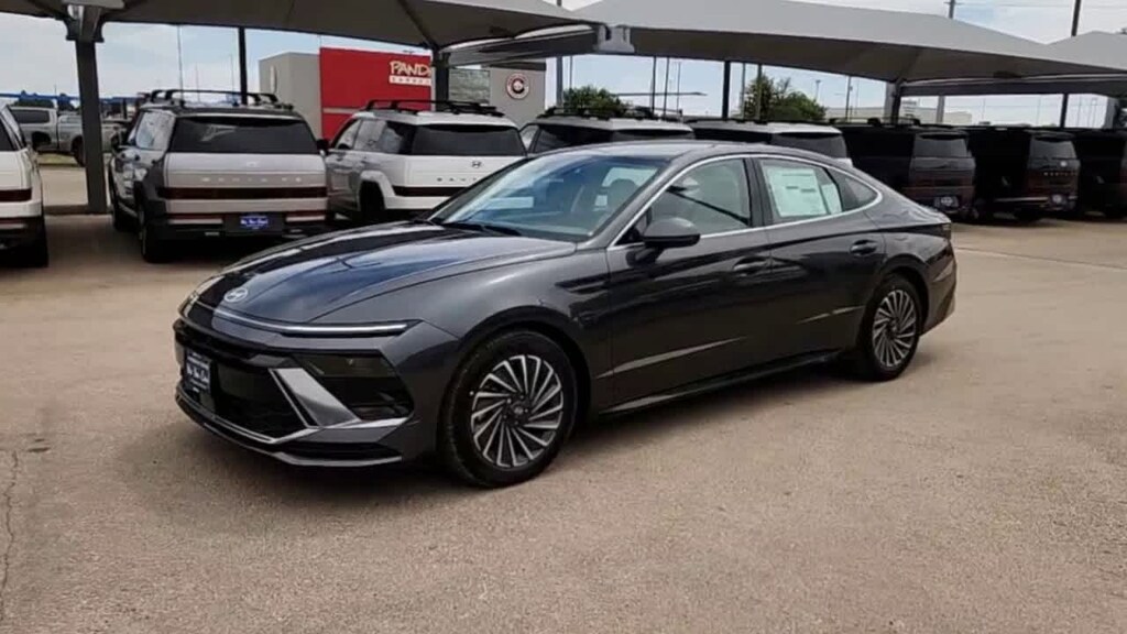 New 2025 Hyundai Sonata Hybrid SEL Sedan