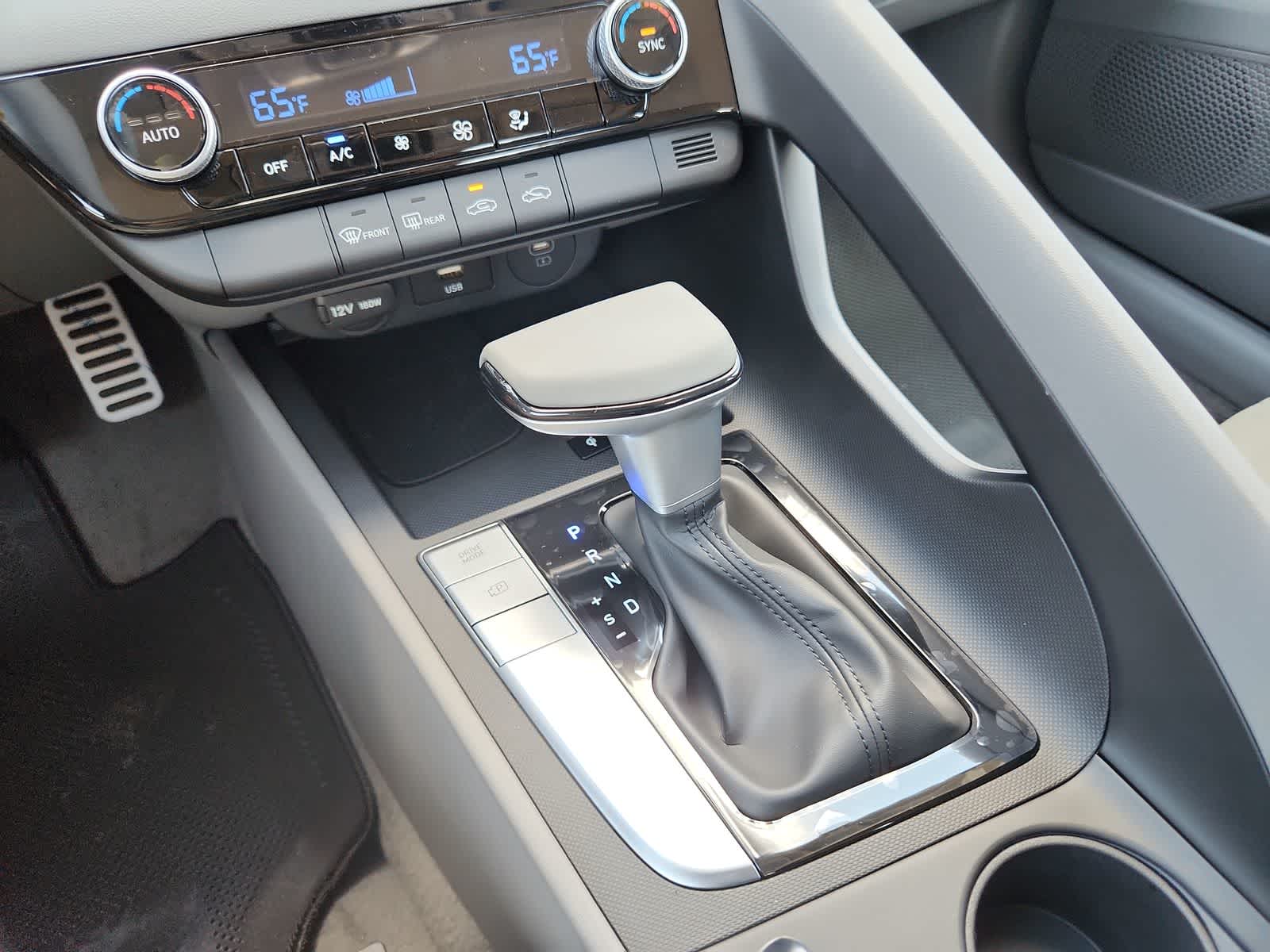 Thumbnail: 2025 Hyundai Elantra - 21