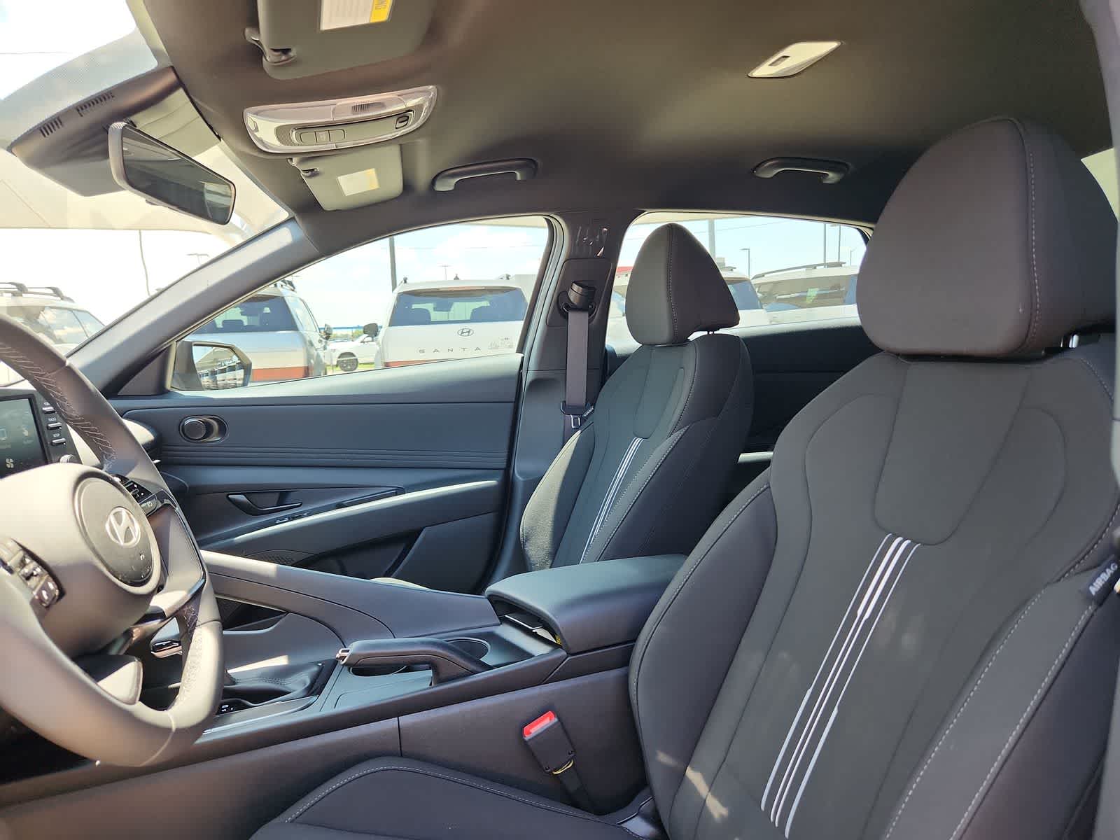 Thumbnail: 2025 Hyundai Elantra - 15