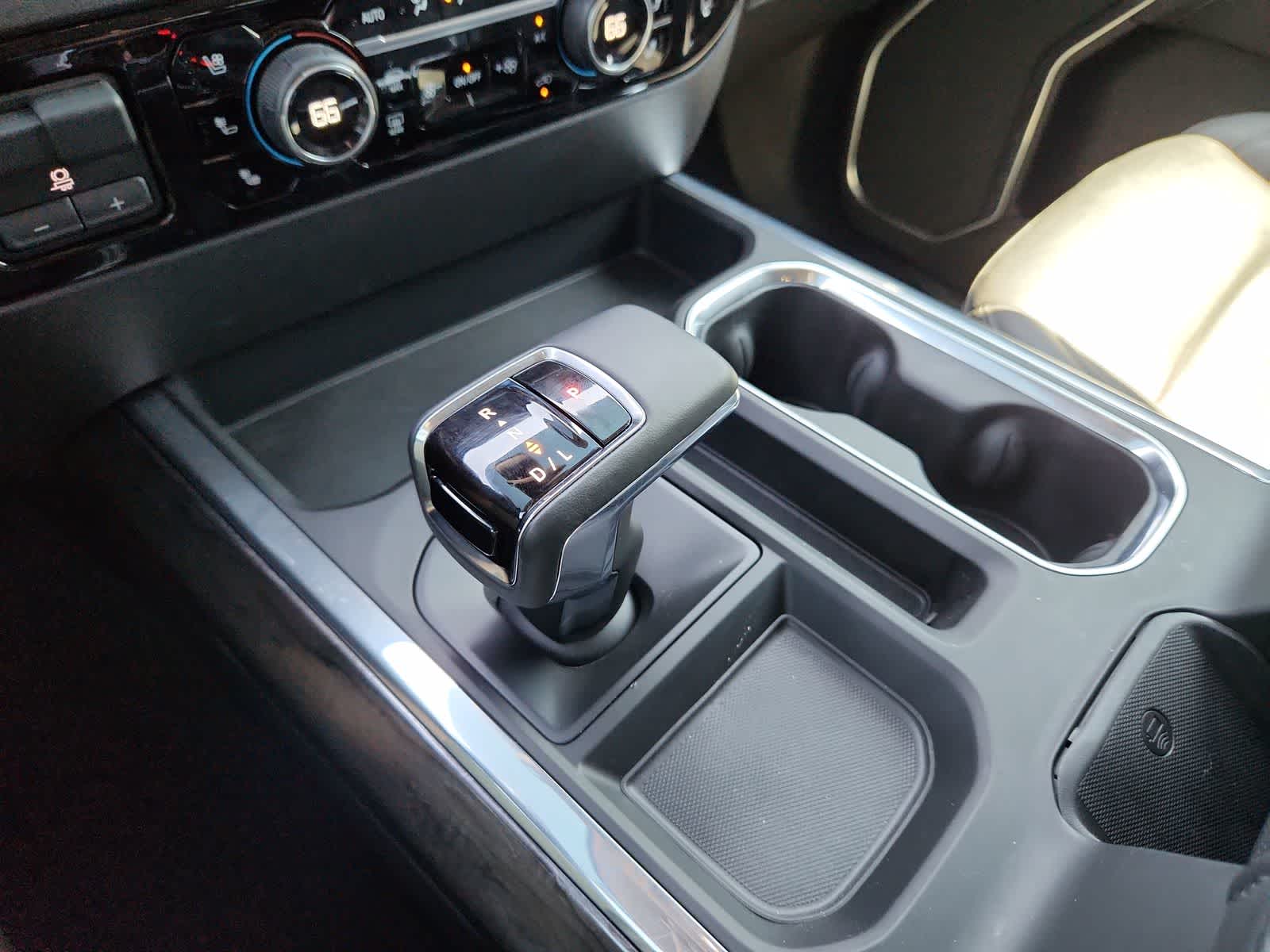 Thumbnail: 2023 Chevrolet Silverado 1500 - 21