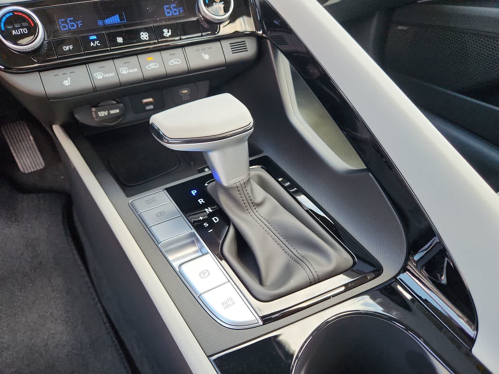 Thumbnail: 2025 Hyundai Elantra - 21