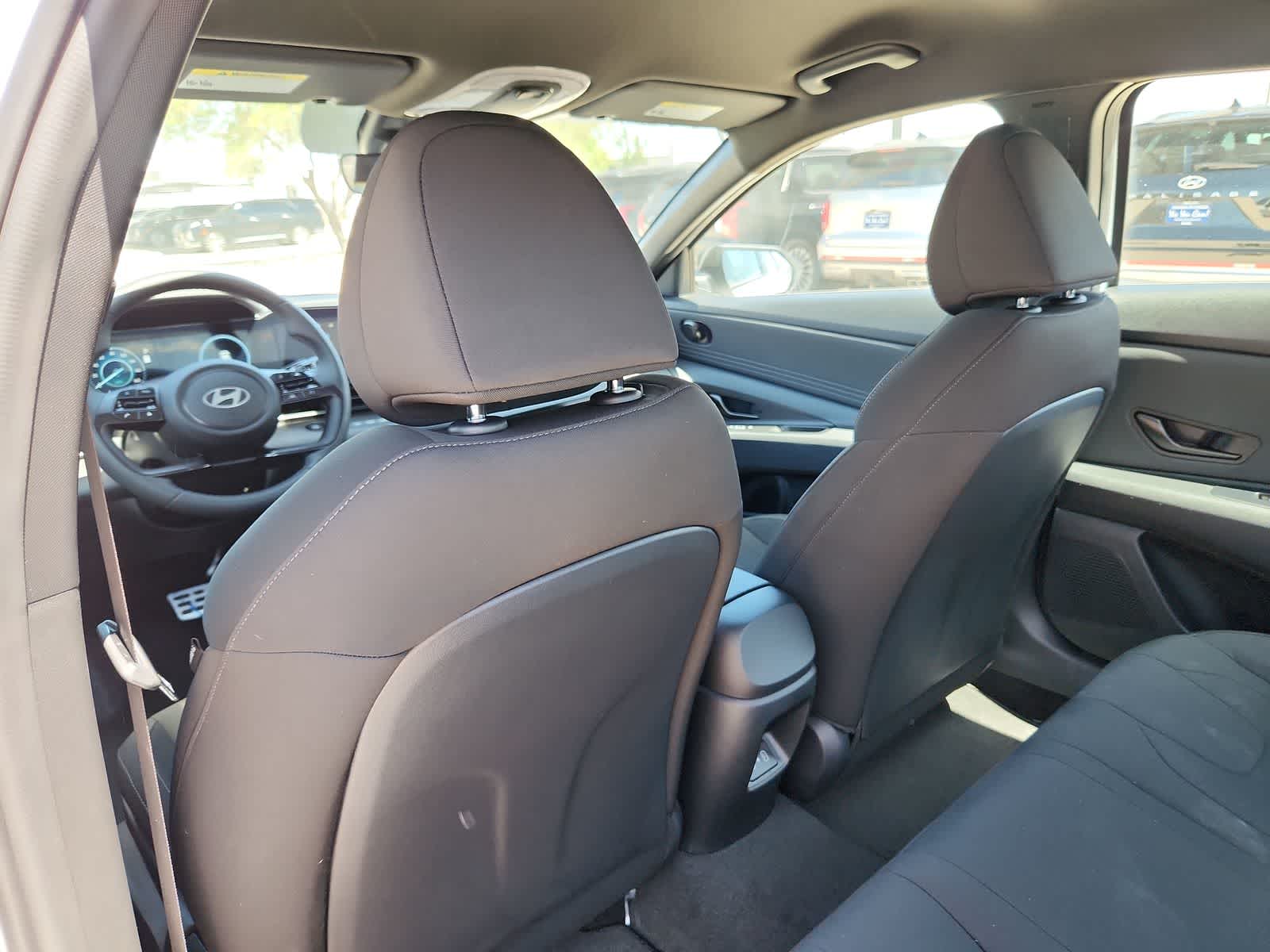 Thumbnail: 2025 Hyundai Elantra - 16