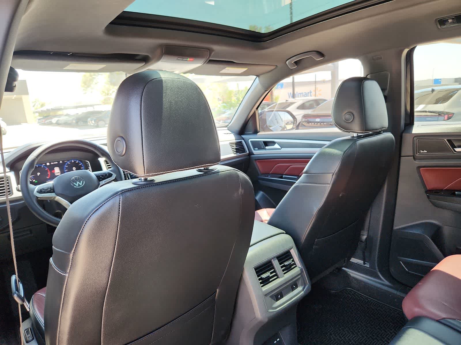 Thumbnail: 2021 Volkswagen Atlas - 16