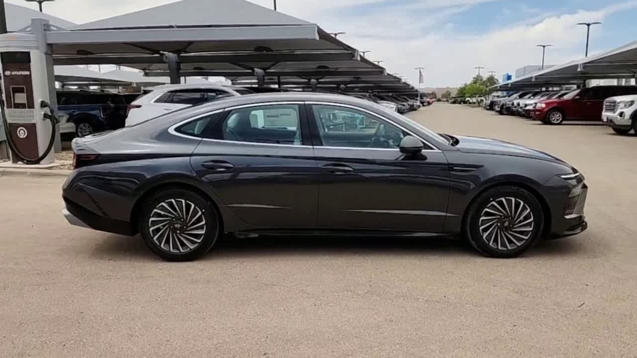 Thumbnail: 2025 Hyundai Sonata - 9