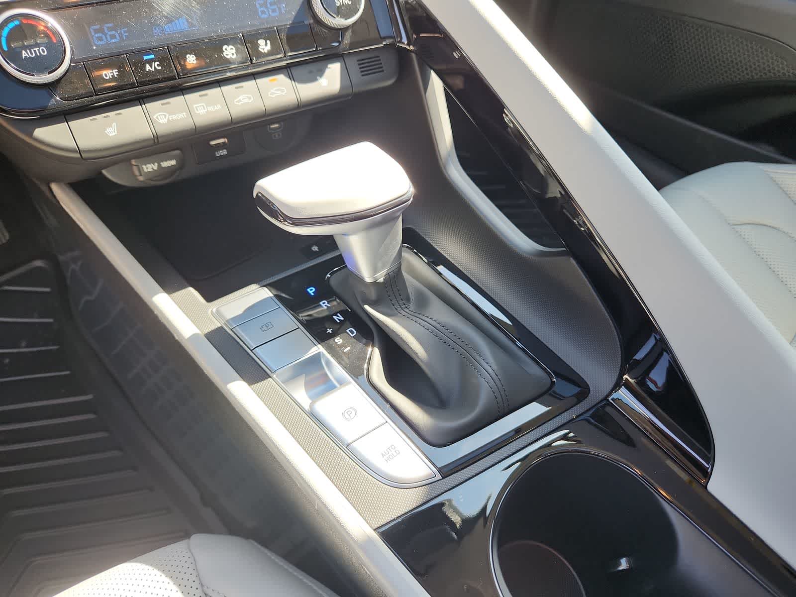 Thumbnail: 2025 Hyundai Elantra - 21