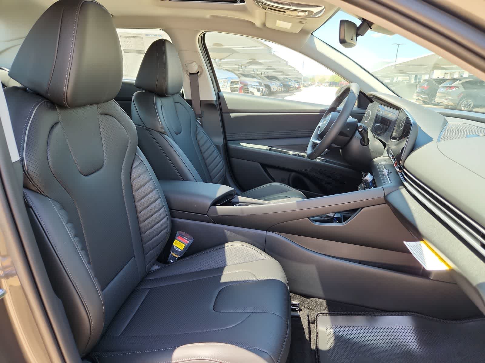 Thumbnail: 2025 Hyundai Elantra - 18