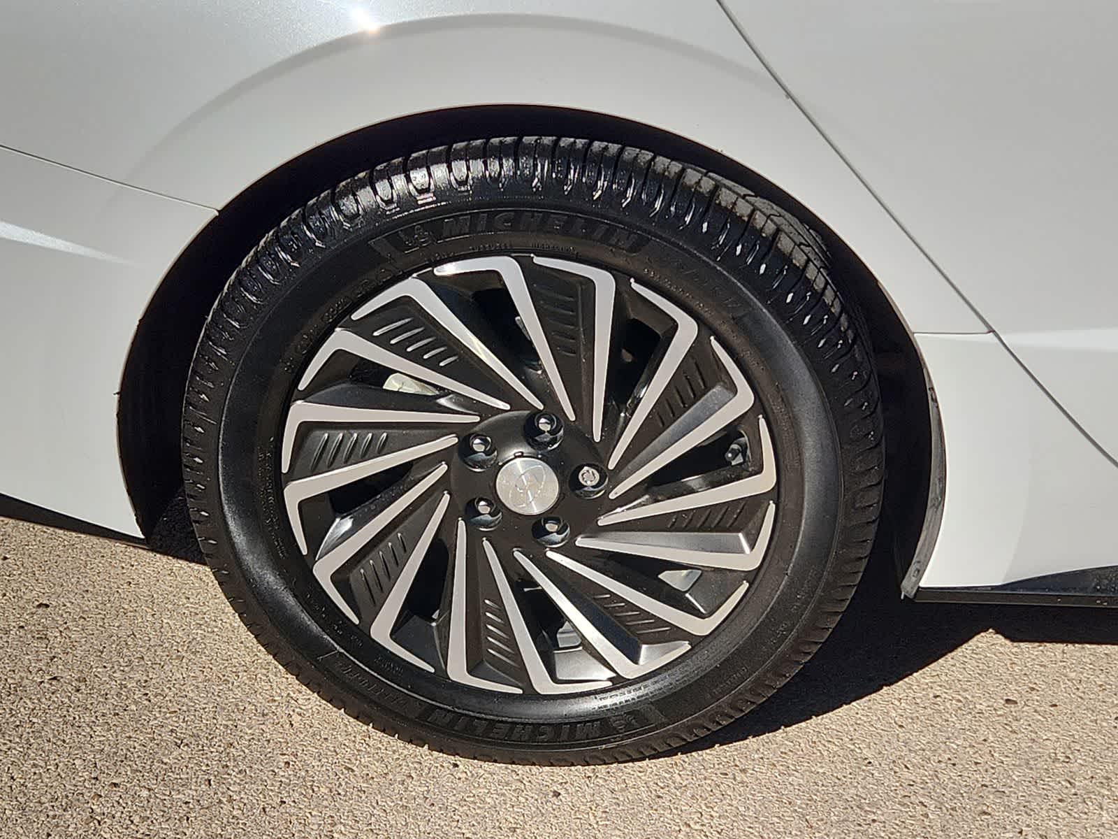 Thumbnail: 2022 Hyundai Sonata - 12