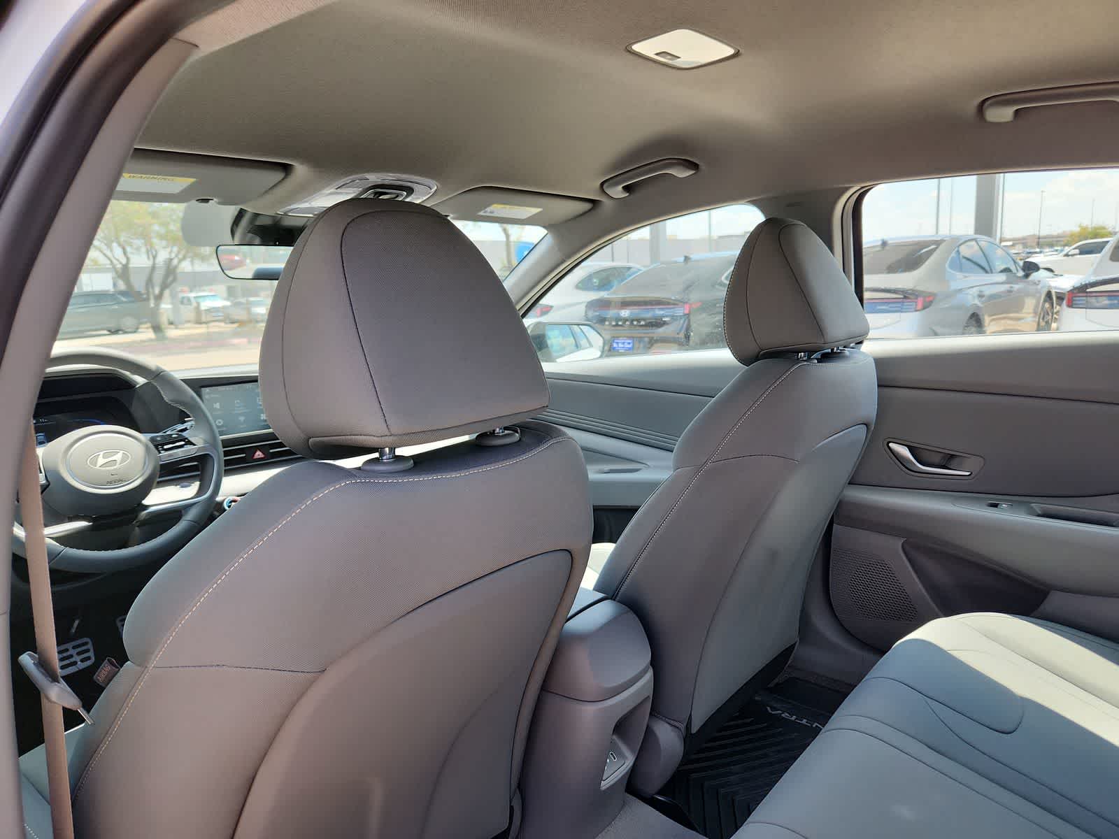 Thumbnail: 2025 Hyundai Elantra - 16