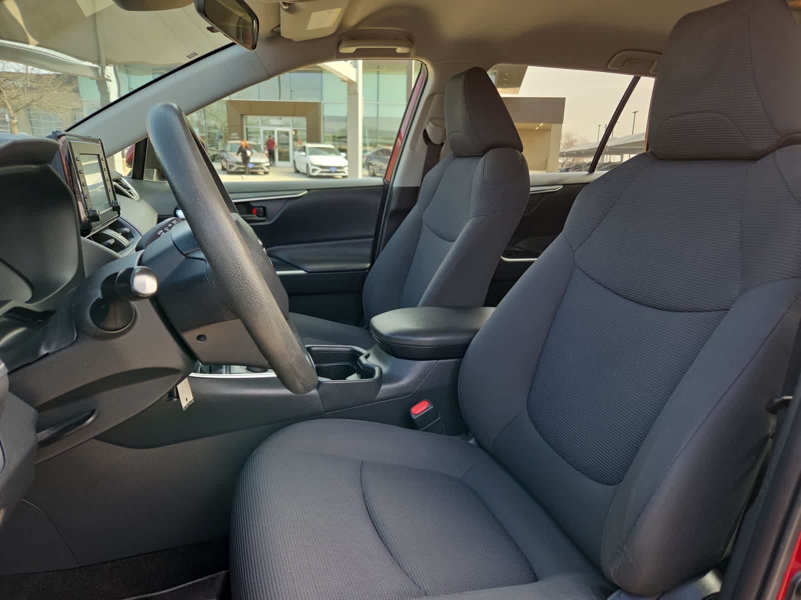 Thumbnail: 2019 Toyota RAV4 - 15