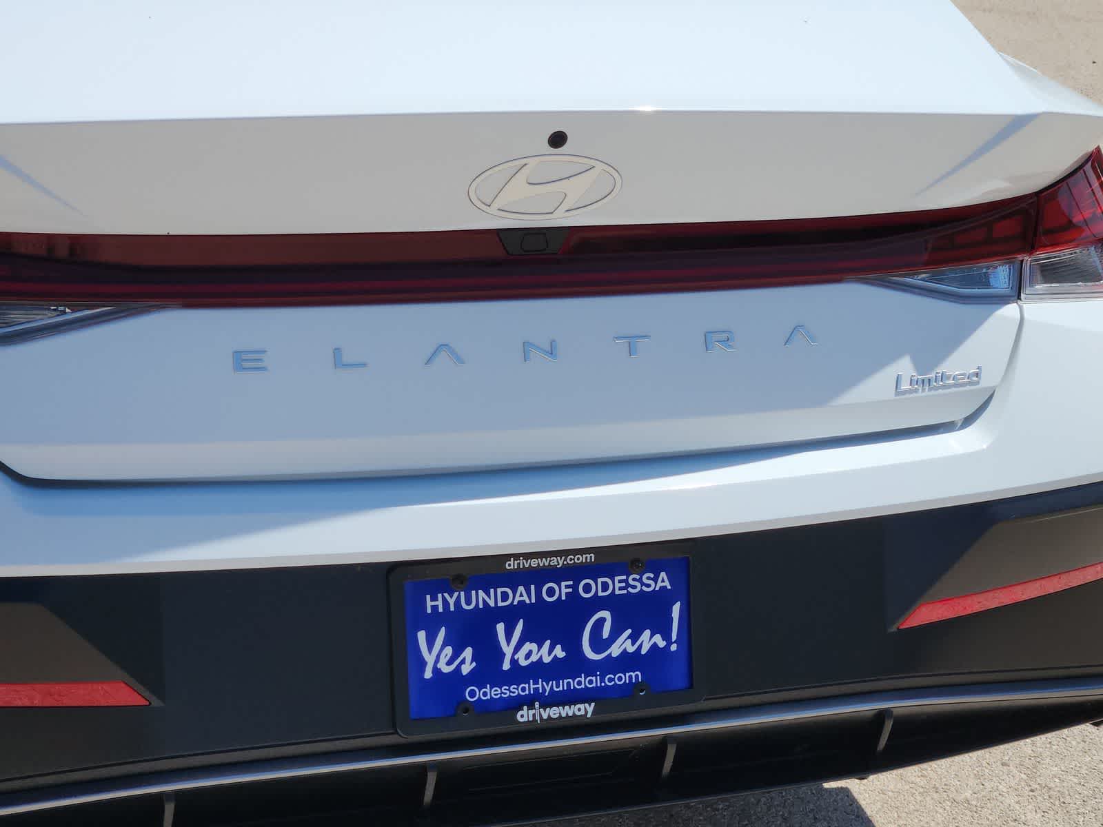 Thumbnail: 2025 Hyundai Elantra - 11