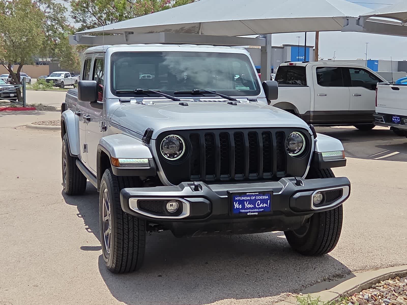 Thumbnail: 2023 Jeep Gladiator - 3