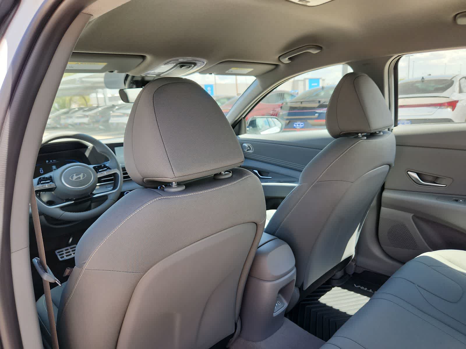 Thumbnail: 2025 Hyundai Elantra - 16