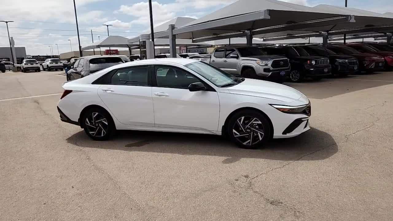 Thumbnail: 2025 Hyundai Elantra - 9