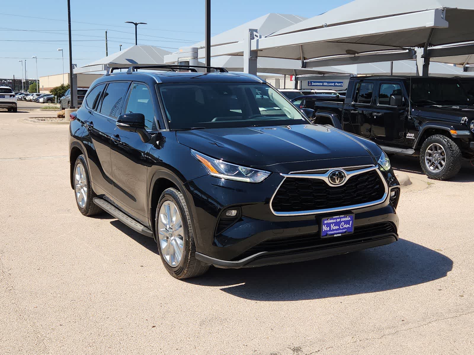 Thumbnail: 2022 Toyota Highlander - 2