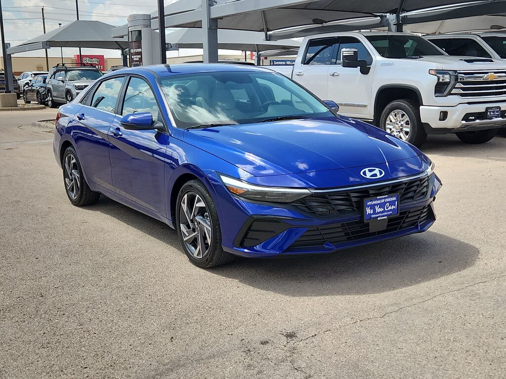 New 2025 Hyundai Elantra Limited Sedan