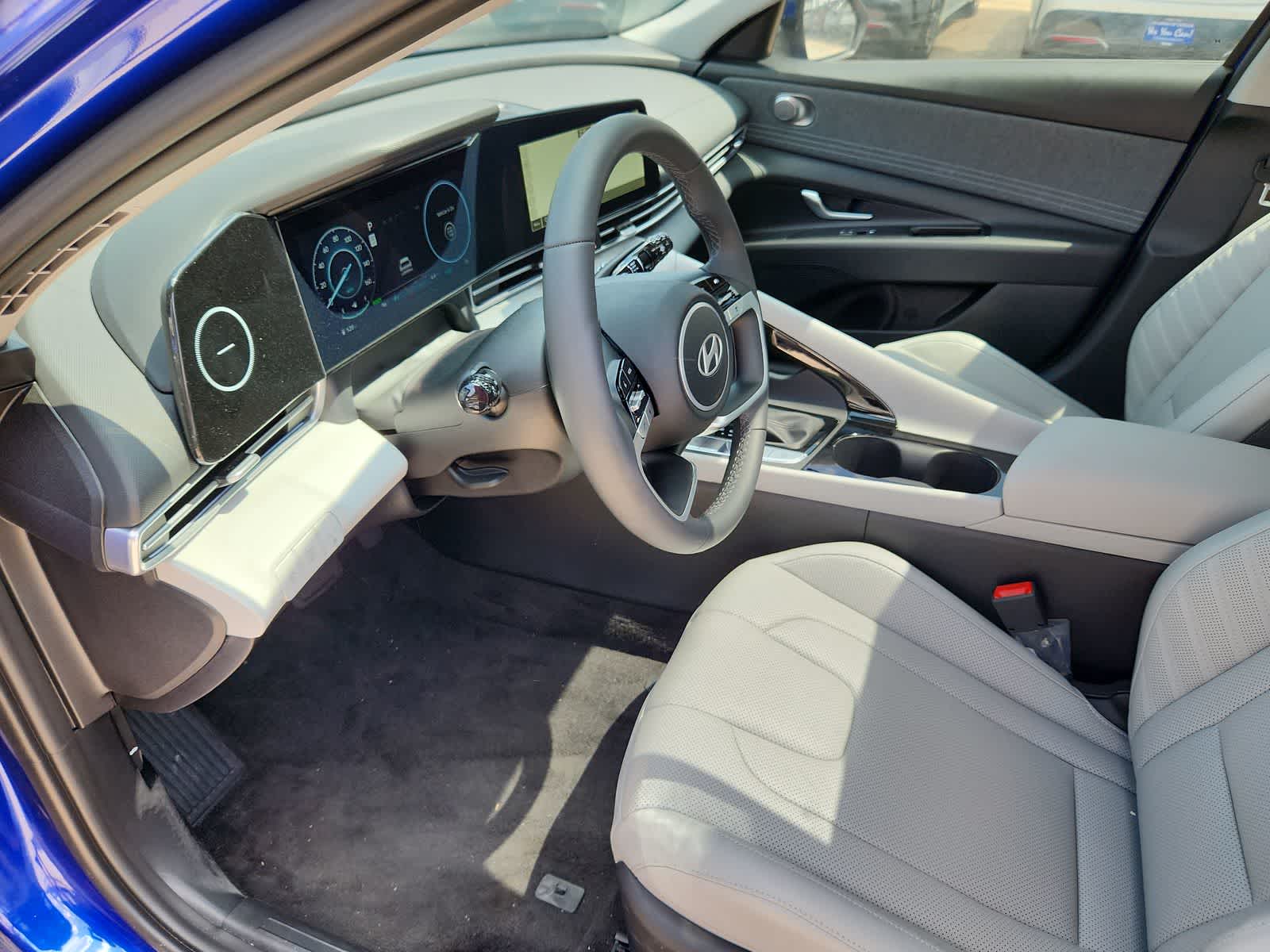 Thumbnail: 2025 Hyundai Elantra - 10