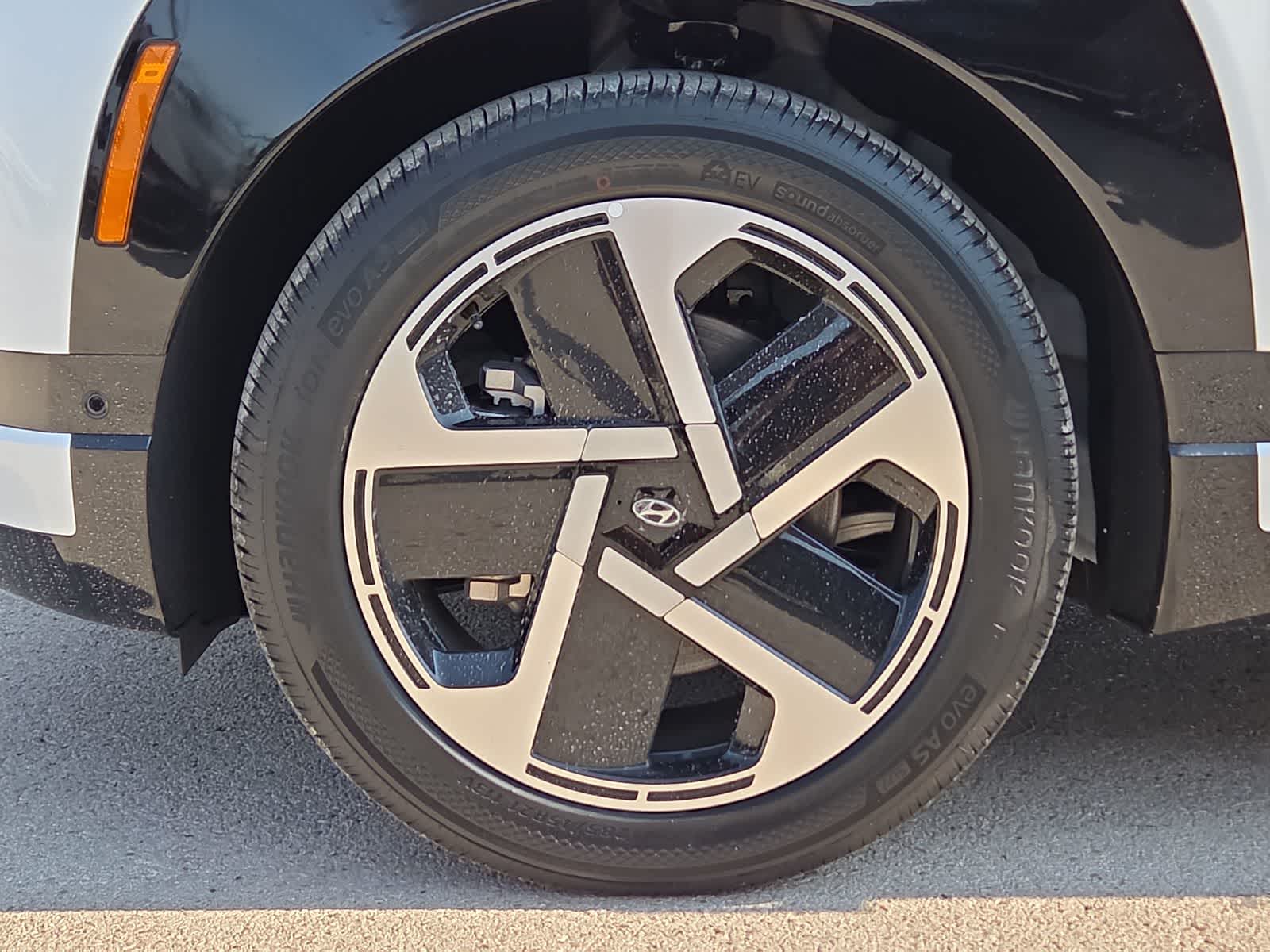 Thumbnail: 2026 Hyundai Ioniq - 12