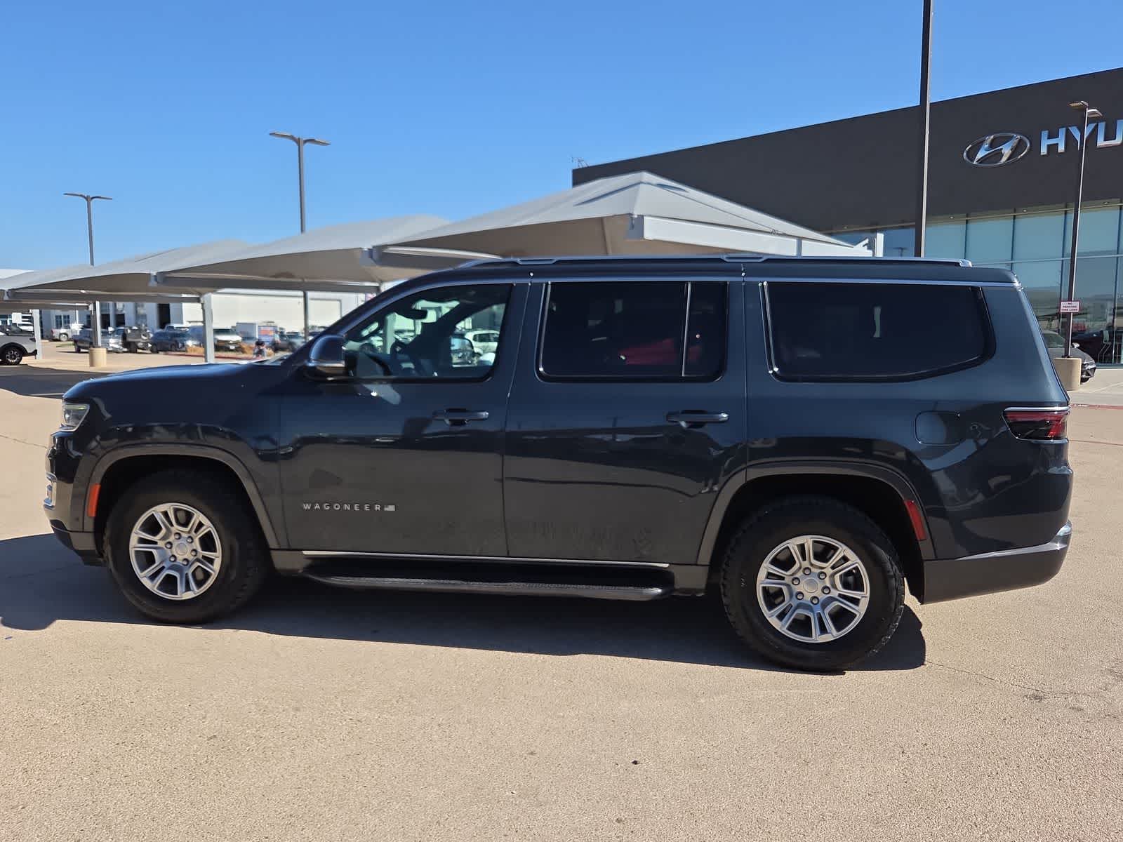 Thumbnail: 2022 Jeep Wagoneer - 5