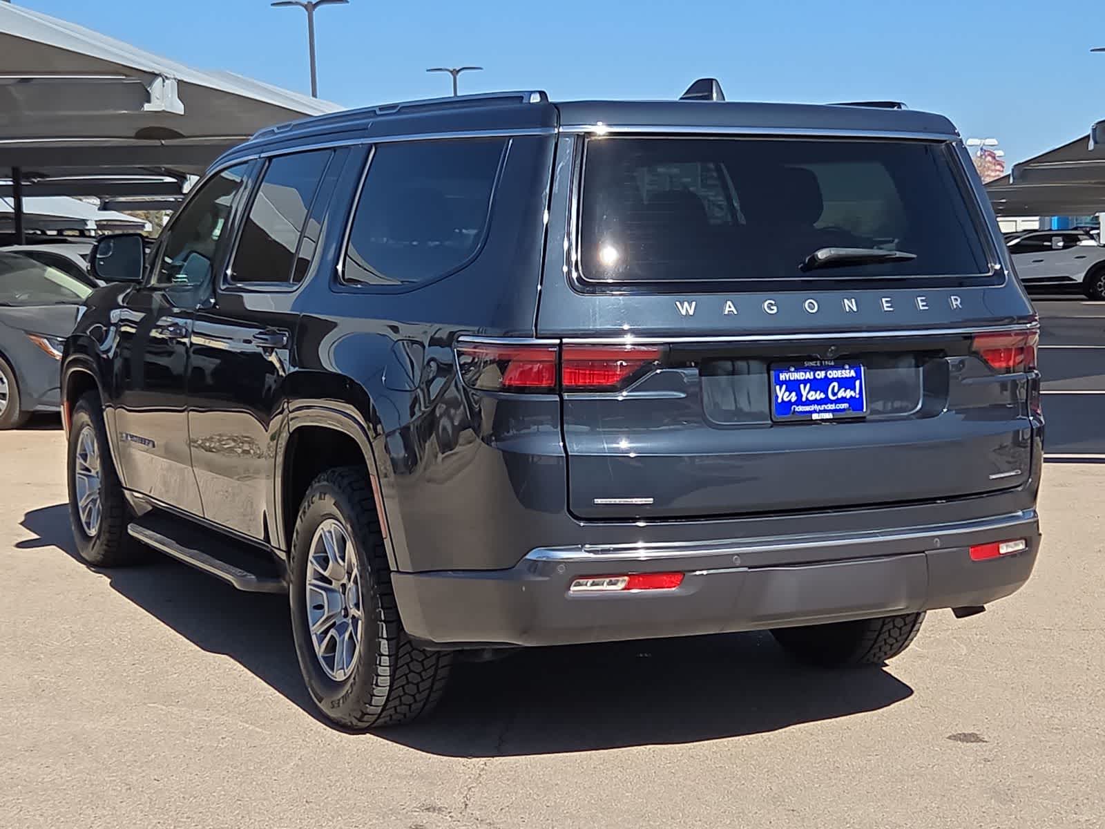 Thumbnail: 2022 Jeep Wagoneer - 7