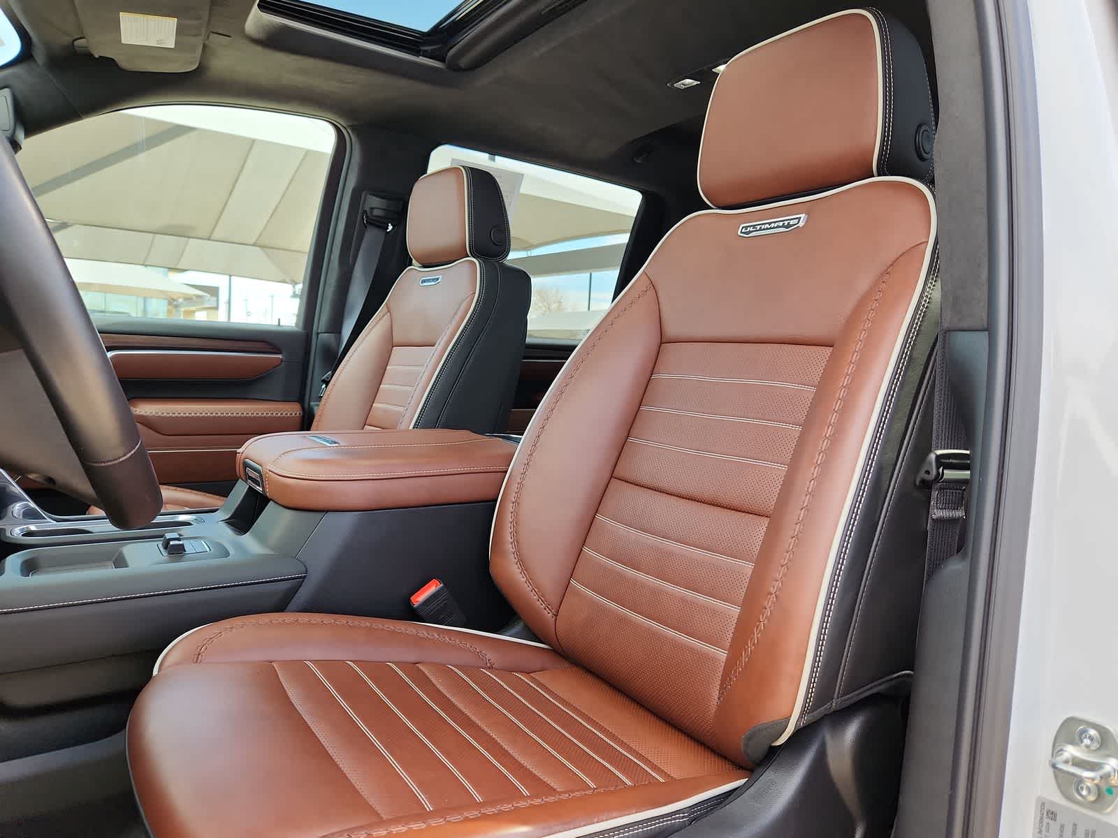 Thumbnail: 2025 GMC Sierra 3500 - 15