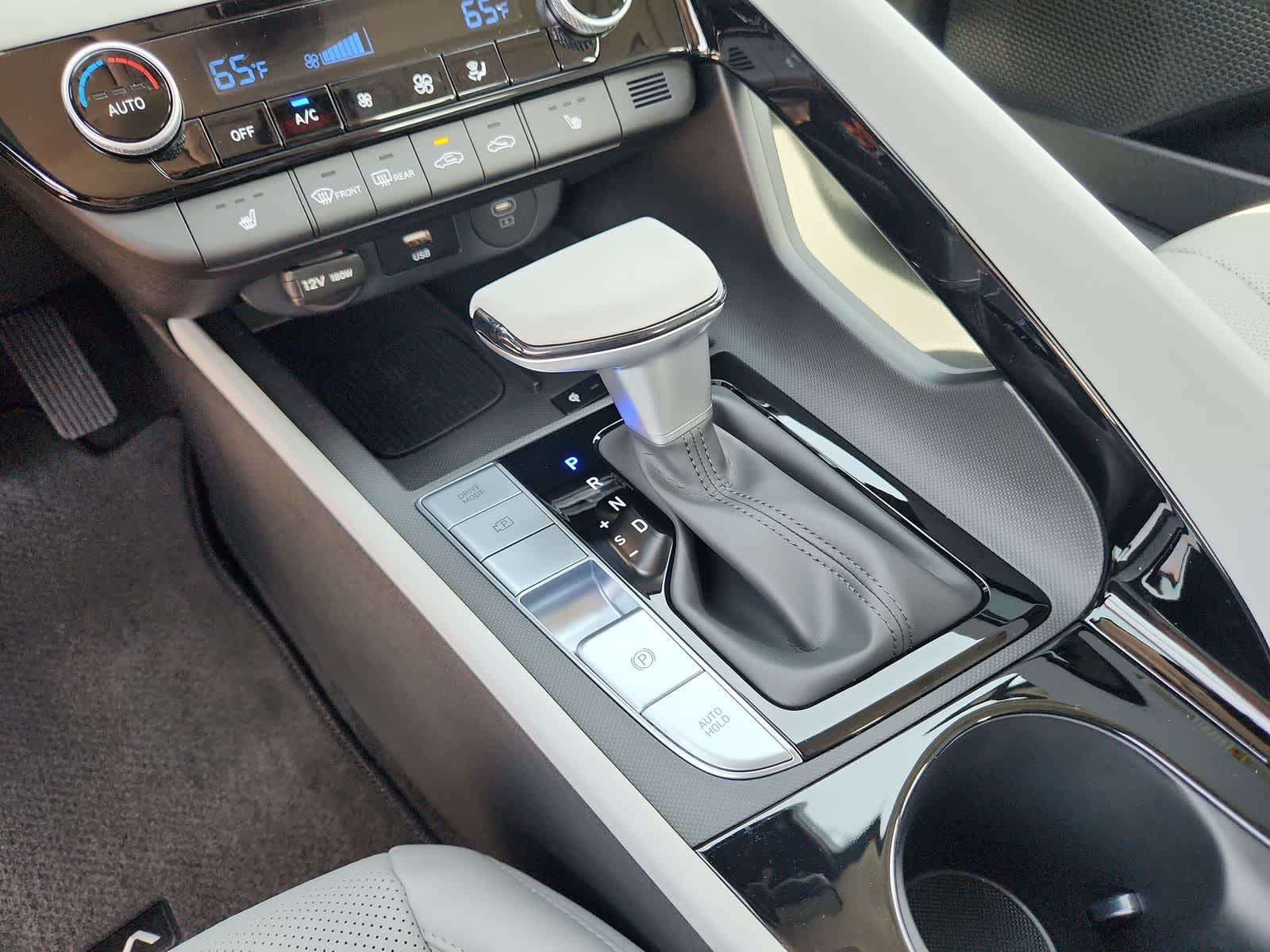 Thumbnail: 2025 Hyundai Elantra - 21