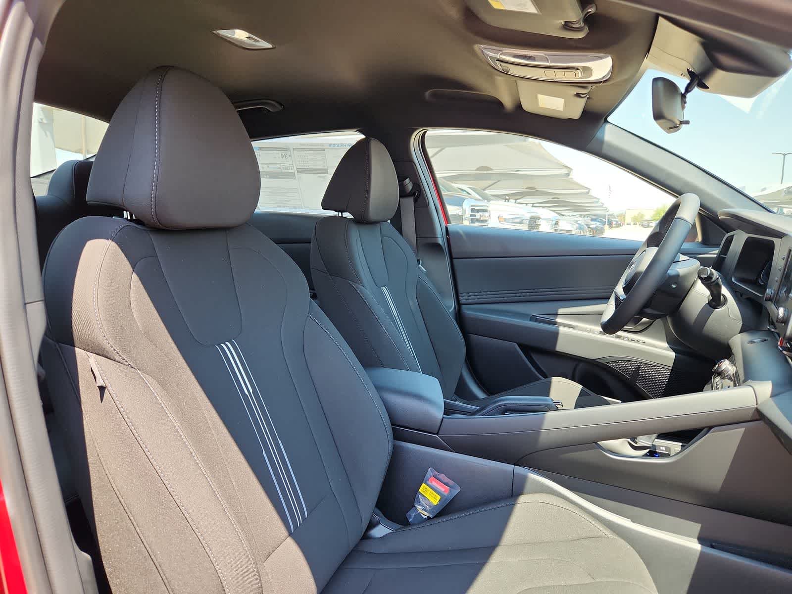 Thumbnail: 2025 Hyundai Elantra - 18