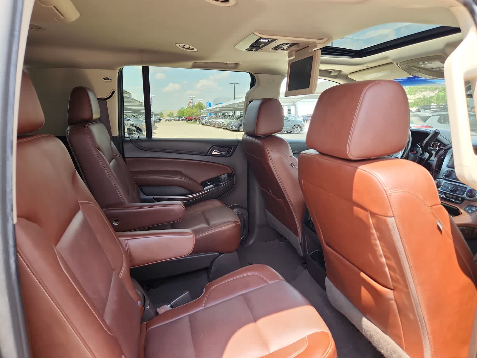 Thumbnail: 2019 Chevrolet Suburban - 17