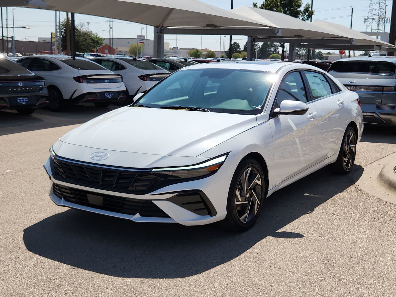 Thumbnail: 2025 Hyundai Elantra - 4