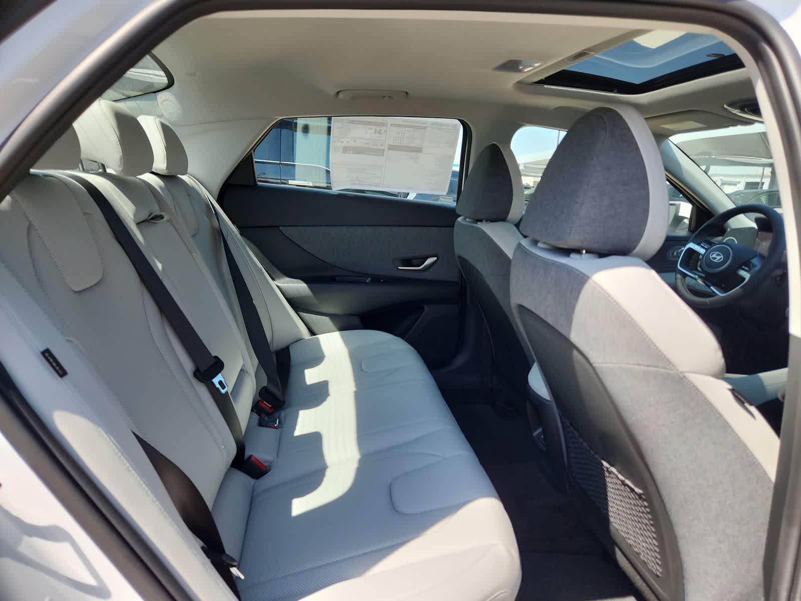 Thumbnail: 2025 Hyundai Elantra - 17